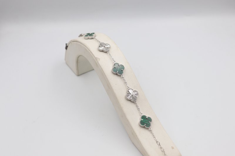 Gourmette Vn cleef 5 fleurs argent et Vert 2